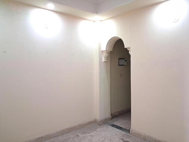 2 BHK Apartment in Sector 49 for resale Noida. The reference number is 20402480