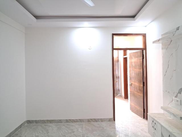 2 BHK Apartment in Sector 49 for resale Noida. The reference number is 20402350