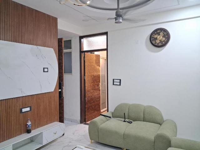 2 BHK Apartment in Sector 49 for resale Noida. The reference number is 20589472