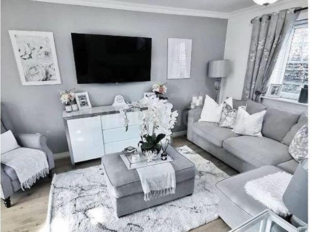 2 BHK Apartment in Sector 49 for resale Noida. The reference number is 20751108