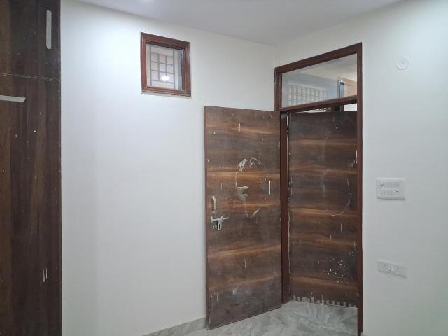 2 BHK Apartment in Sector 49 for resale Noida. The reference number is 20755869