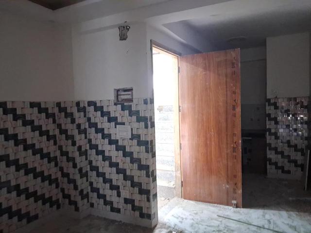 2 BHK Apartment in Sector 49 for resale Noida. The reference number is 20971742