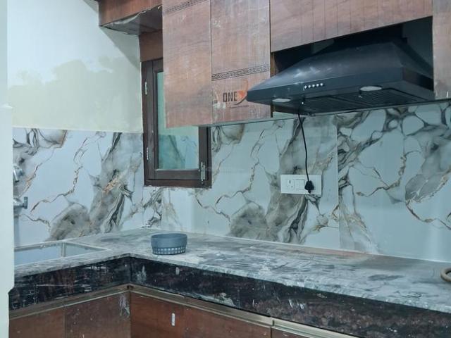 2 BHK Apartment in Sector 49 for resale Noida. The reference number is 20382390
