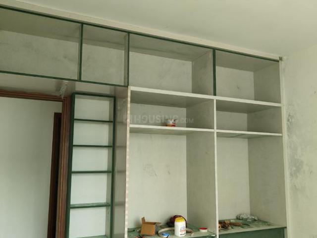 2 BHK Apartment in Sector 43 for resale Noida. The reference number is 20547236