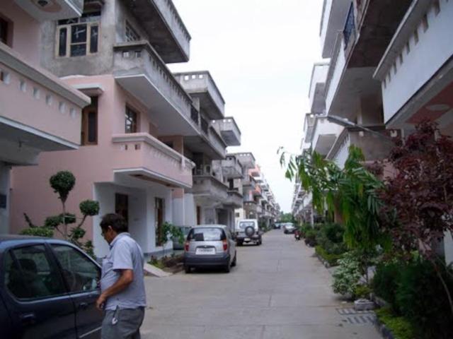 2 BHK Apartment in Sector 50 for resale Chandigarh. The reference number is 20415176