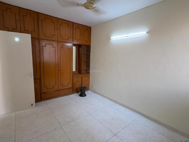 2 BHK Apartment in Sector 53 for rent Gurgaon. The reference number is 20374575