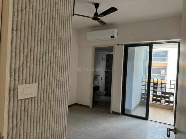 2 BHK Apartment in Sector 65 for rent Gurgaon. The reference number is 18954136