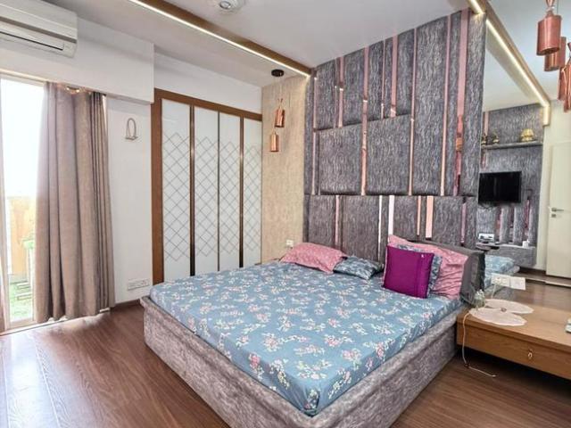 2 BHK Apartment in Sector 65 for rent Gurgaon. The reference number is 20390771