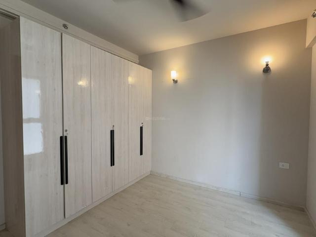 2 BHK Apartment in Sector 65 for resale Gurgaon. The reference number is 20292611