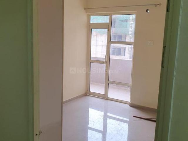 2 BHK Apartment in Sector 67 for rent Gurgaon. The reference number is 19572417
