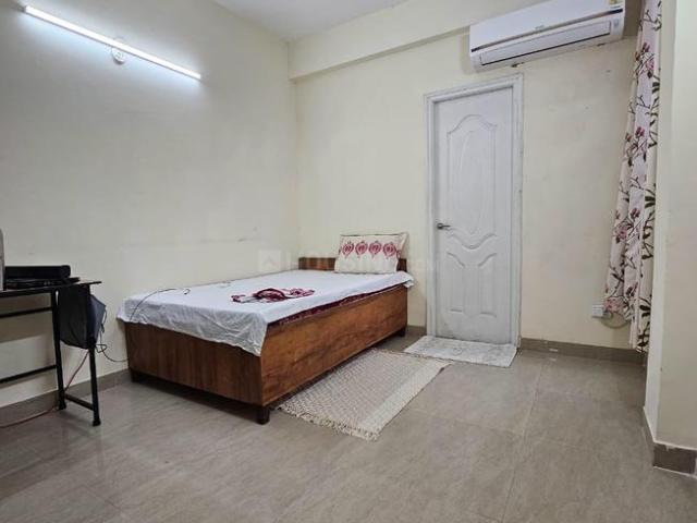 2 BHK Apartment in Sector 67 for rent Gurgaon. The reference number is 20300621