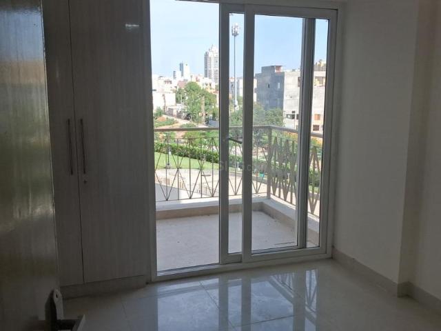 2 BHK Apartment in Sector 68 for rent Gurgaon. The reference number is 19856085