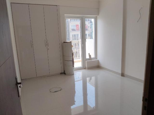 2 BHK Apartment in Sector 68 for rent Gurgaon. The reference number is 19875986