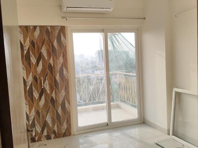 2 BHK Apartment in Sector 68 for resale Gurgaon. The reference number is 19745790