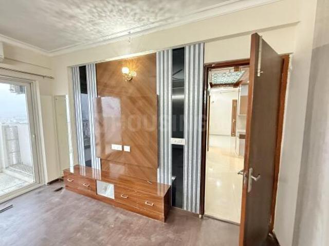2 BHK Apartment in Sector 68 for resale Gurgaon. The reference number is 20607896