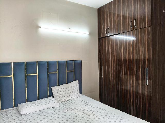 2 BHK Apartment in Sector 69 for rent Gurgaon. The reference number is 17712963
