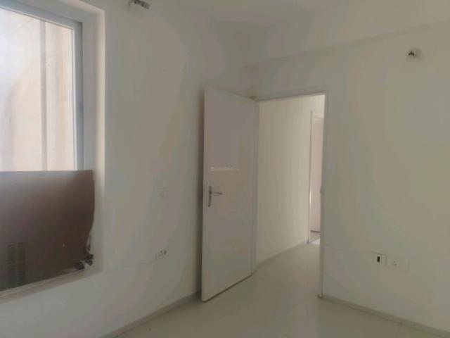 2 BHK Apartment in Sector 69 for rent Gurgaon. The reference number is 18531946