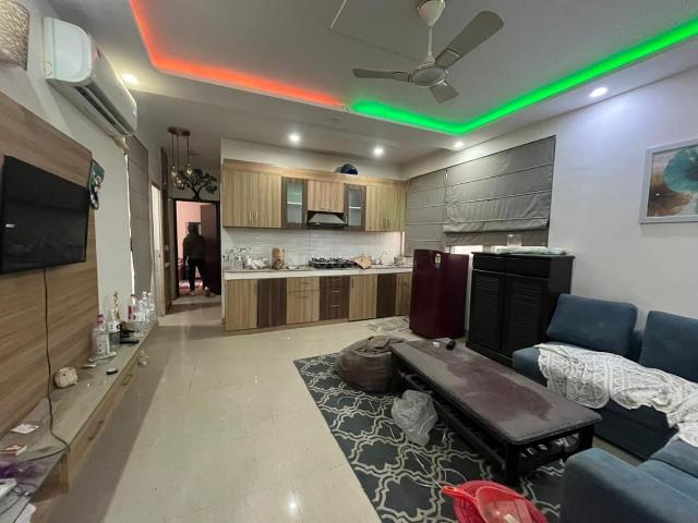 2 BHK Apartment in Sector 69 for rent Gurgaon. The reference number is 19677738
