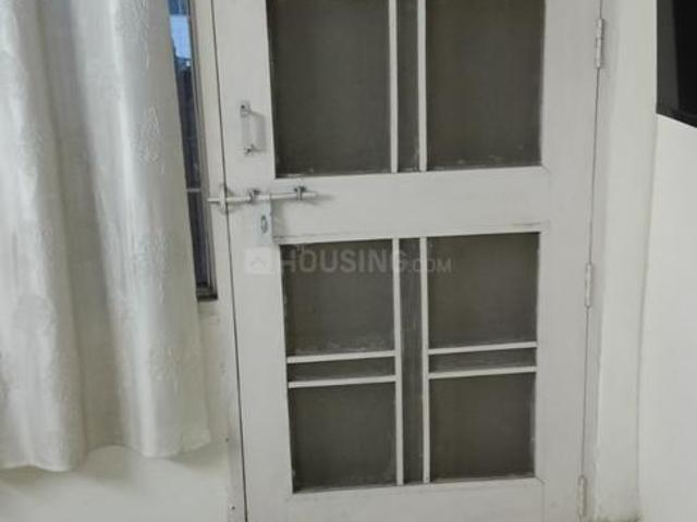 2 BHK Apartment in Sector 62 for rent Noida. The reference number is 20668409