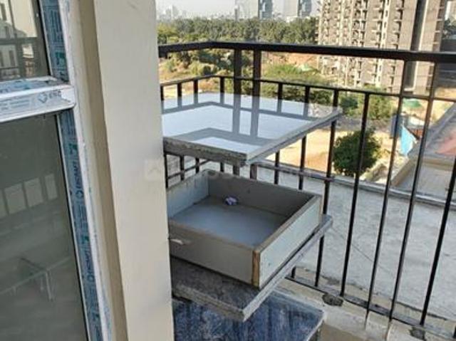 2 BHK Apartment in Sector 62 for resale Gurgaon. The reference number is 19490054