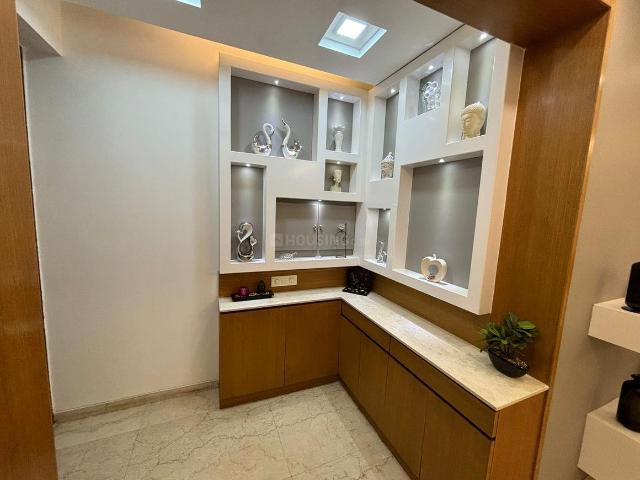 2 BHK Apartment in Sector 63 for rent Gurgaon. The reference number is 19817590