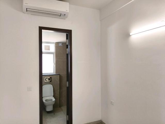 2 BHK Apartment in Sector 63 for rent Gurgaon. The reference number is 19817993