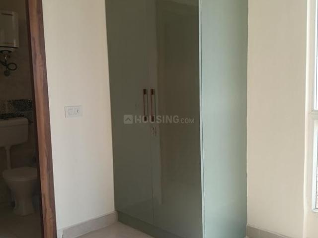 2 BHK Apartment in Sector 63 for rent Gurgaon. The reference number is 20280048