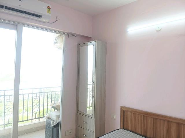 2 BHK Apartment in Sector 63 for rent Gurgaon. The reference number is 20292093