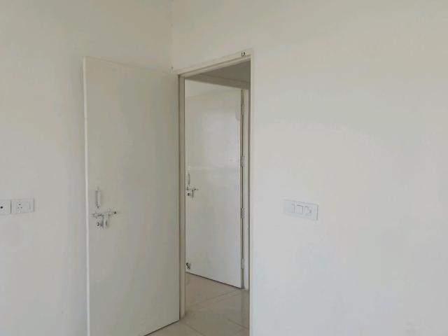 2 BHK Apartment in Sector 63 for rent Gurgaon. The reference number is 20381049