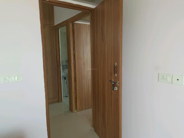 2 BHK Apartment in Sector 63 for rent Gurgaon. The reference number is 20381057