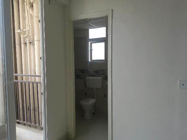 2 BHK Apartment in Sector 63 for rent Gurgaon. The reference number is 20381089