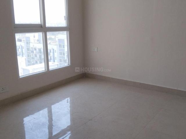 2 BHK Apartment in Sector 63 for resale Gurgaon. The reference number is 19384317