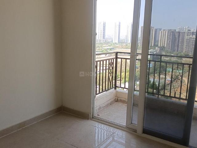 2 BHK Apartment in Sector 63 for resale Gurgaon. The reference number is 19628121