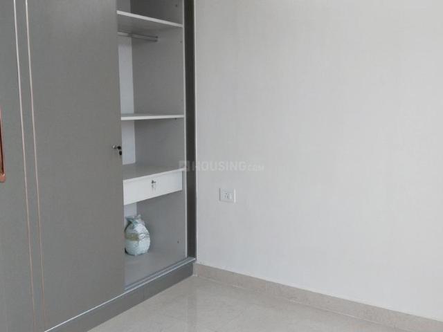 2 BHK Apartment in Sector 63 for resale Gurgaon. The reference number is 19900275