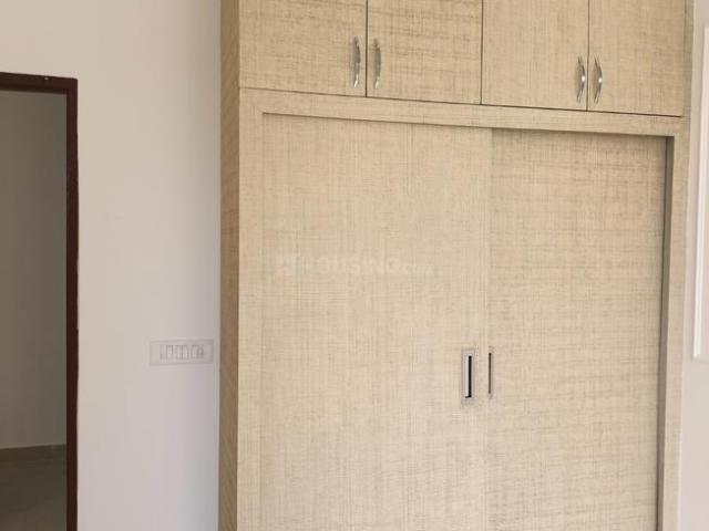 2 BHK Apartment in Sector 63 for resale Gurgaon. The reference number is 20083916