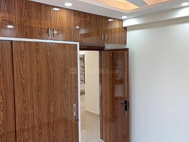 2 BHK Apartment in Sector 63 for resale Gurgaon. The reference number is 20030812
