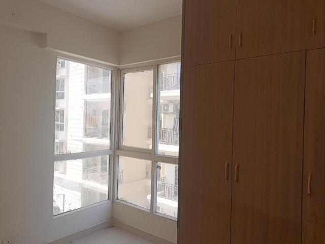 2 BHK Apartment in Sector 63 for resale Gurgaon. The reference number is 20183765