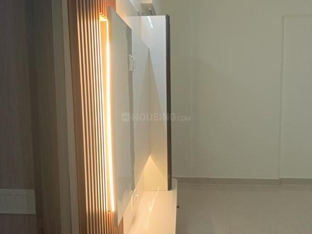2 BHK Apartment in Sector 63 for resale Gurgaon. The reference number is 20270056