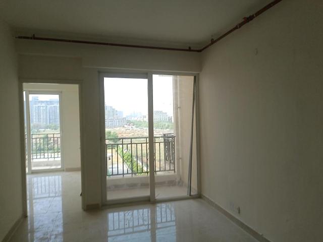 2 BHK Apartment in Sector 63 for resale Gurgaon. The reference number is 20292086