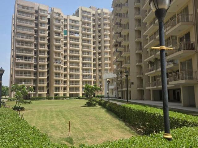 2 BHK Apartment in Sector 63 for resale Gurgaon. The reference number is 20493518
