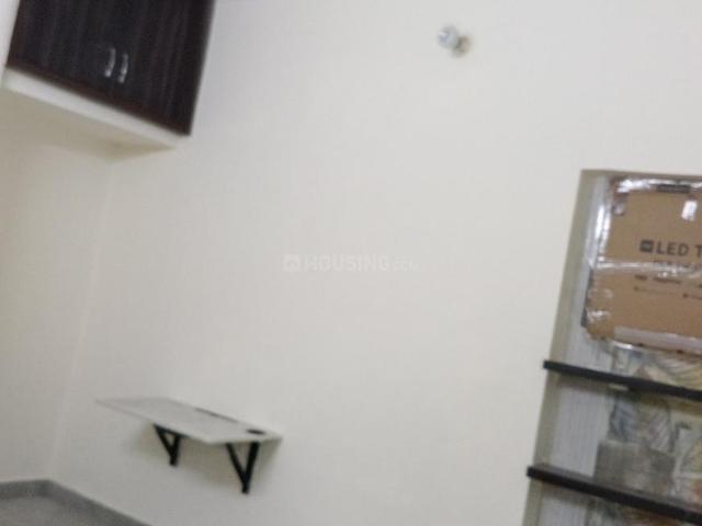 2 BHK Apartment in Sector 6 Dwarka for rent New Delhi. The reference number is 19811983