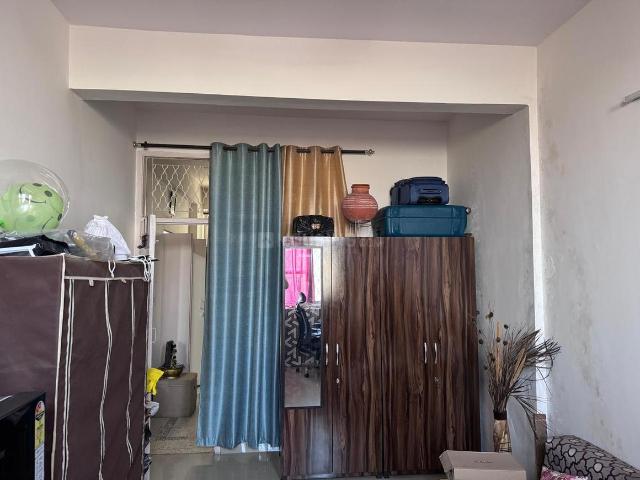 2 BHK Apartment in Sector 6 Dwarka for resale New Delhi. The reference number is 20862552