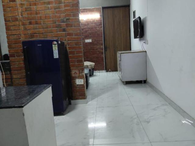 2 BHK Apartment in Sector 6 for rent Sohna. The reference number is 19983374