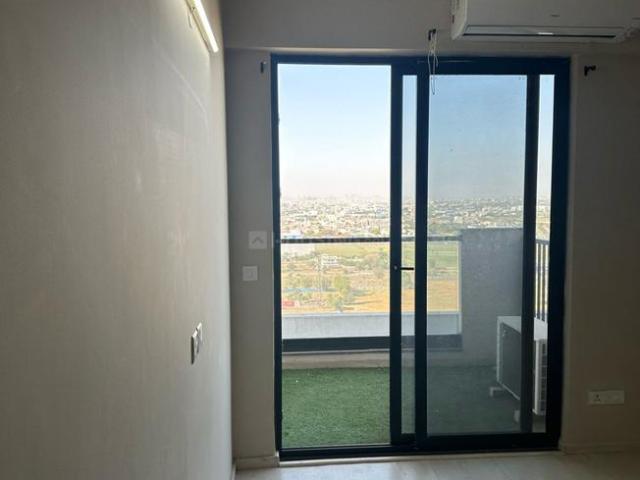 2 BHK Apartment in Sector 74 for rent Gurgaon. The reference number is 19879558