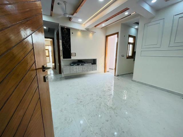 2 BHK Apartment in Sector 74 for resale Noida. The reference number is 17565624