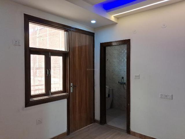 2 BHK Apartment in Sector 74 for resale Noida. The reference number is 19718217