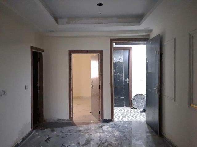 2 BHK Apartment in Sector 74 for resale Noida. The reference number is 19740102