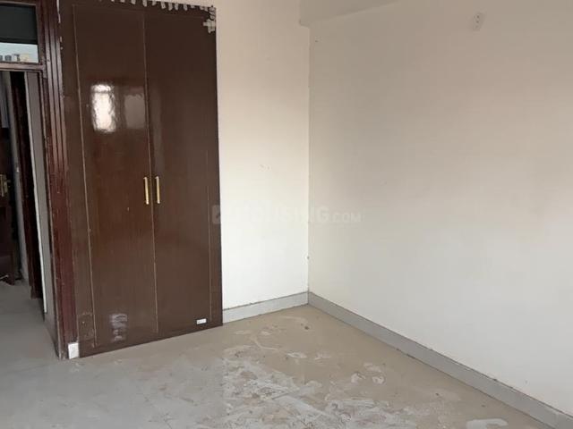 2 BHK Apartment in Sector 74 for resale Noida. The reference number is 20131606