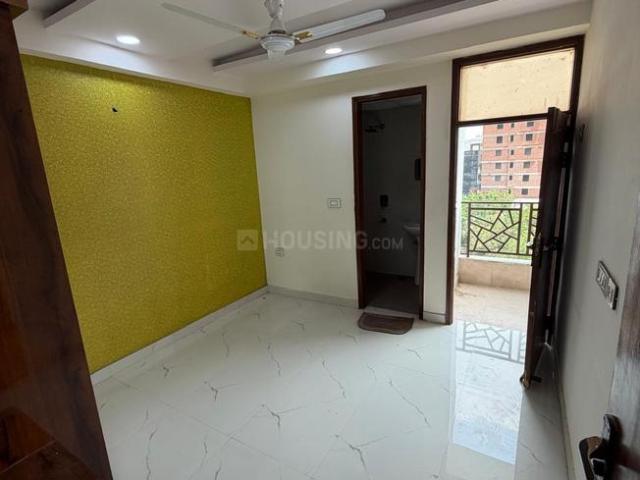 2 BHK Apartment in Sector 73 for resale Noida. The reference number is 20313574