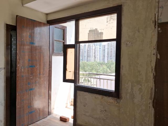 2 BHK Apartment in Sector 74 for resale Noida. The reference number is 20328259